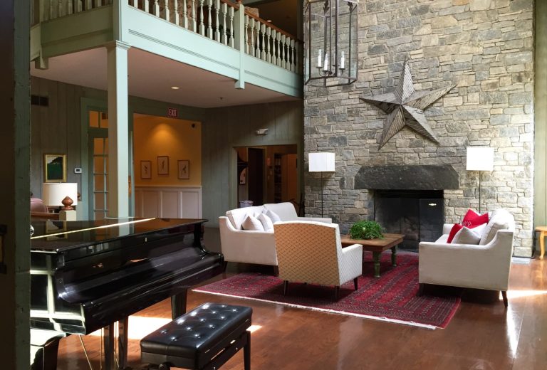 lisamarie_piano lobby2